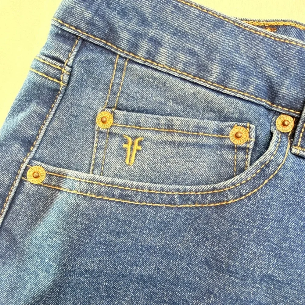 Frye Jeans Womens 8/29 Med Blue Wash‎ Straight Leg High Rise Stretch Denim Faded
